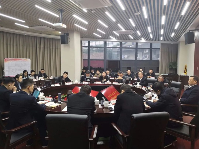 南昌市政建設(shè)集團(tuán)召開自信團(tuán)結(jié)奮進(jìn)做一個(gè)經(jīng)得起時(shí)間檢驗(yàn)的市政公用人座談會(huì)6911.jpg