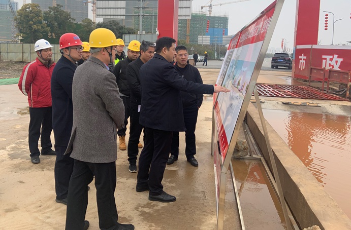 南昌縣委常委,縣政府黨組副書記、副縣長付向宇到小藍大道快速化工程走訪調(diào)研691.jpg